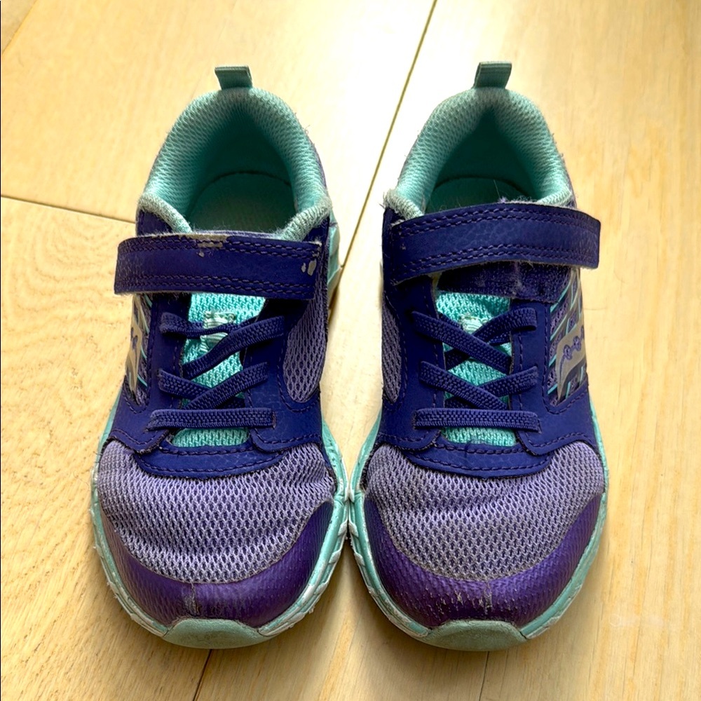 Saucony Wind 2.0 sneakers, size 11